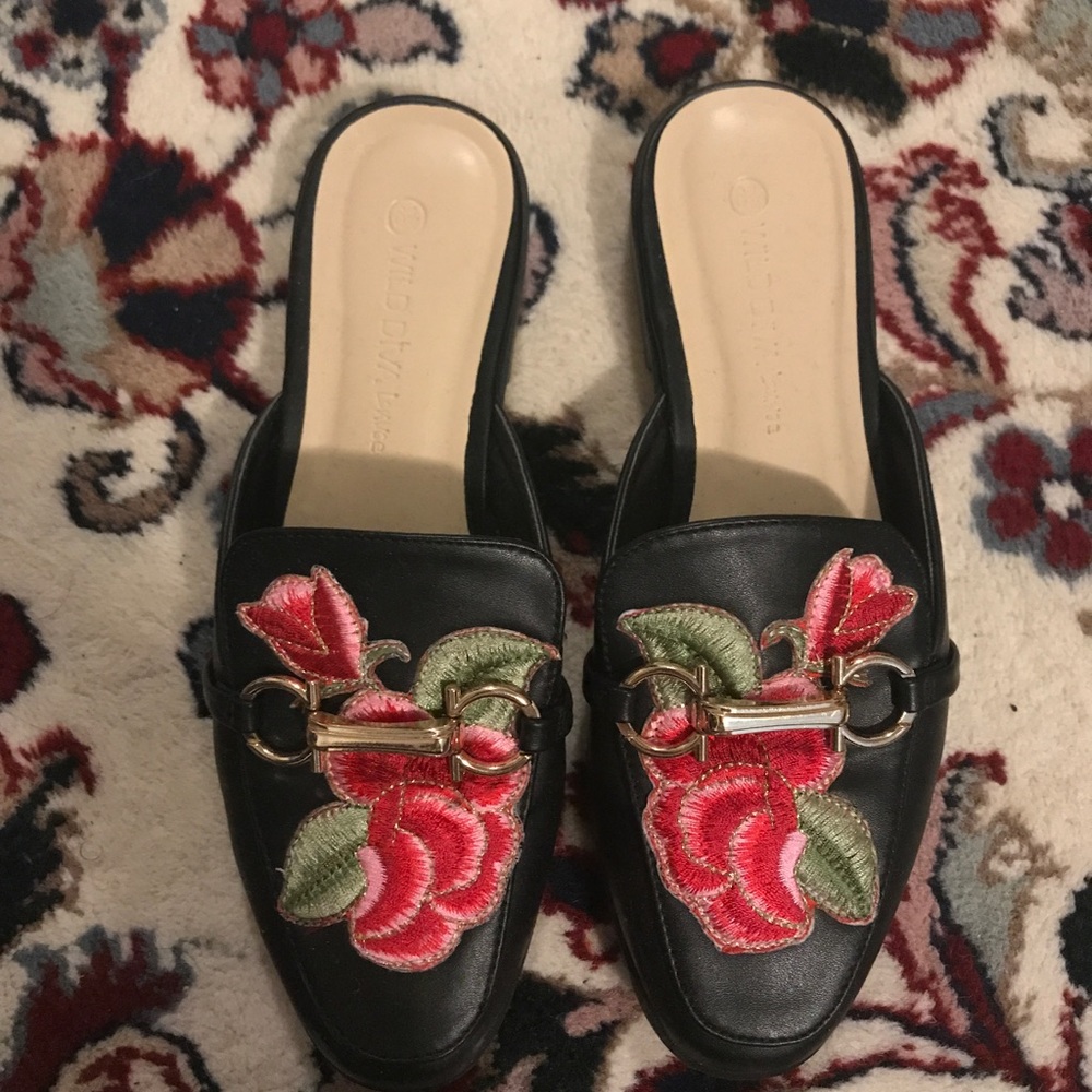 Forever 21 Slip On Flats